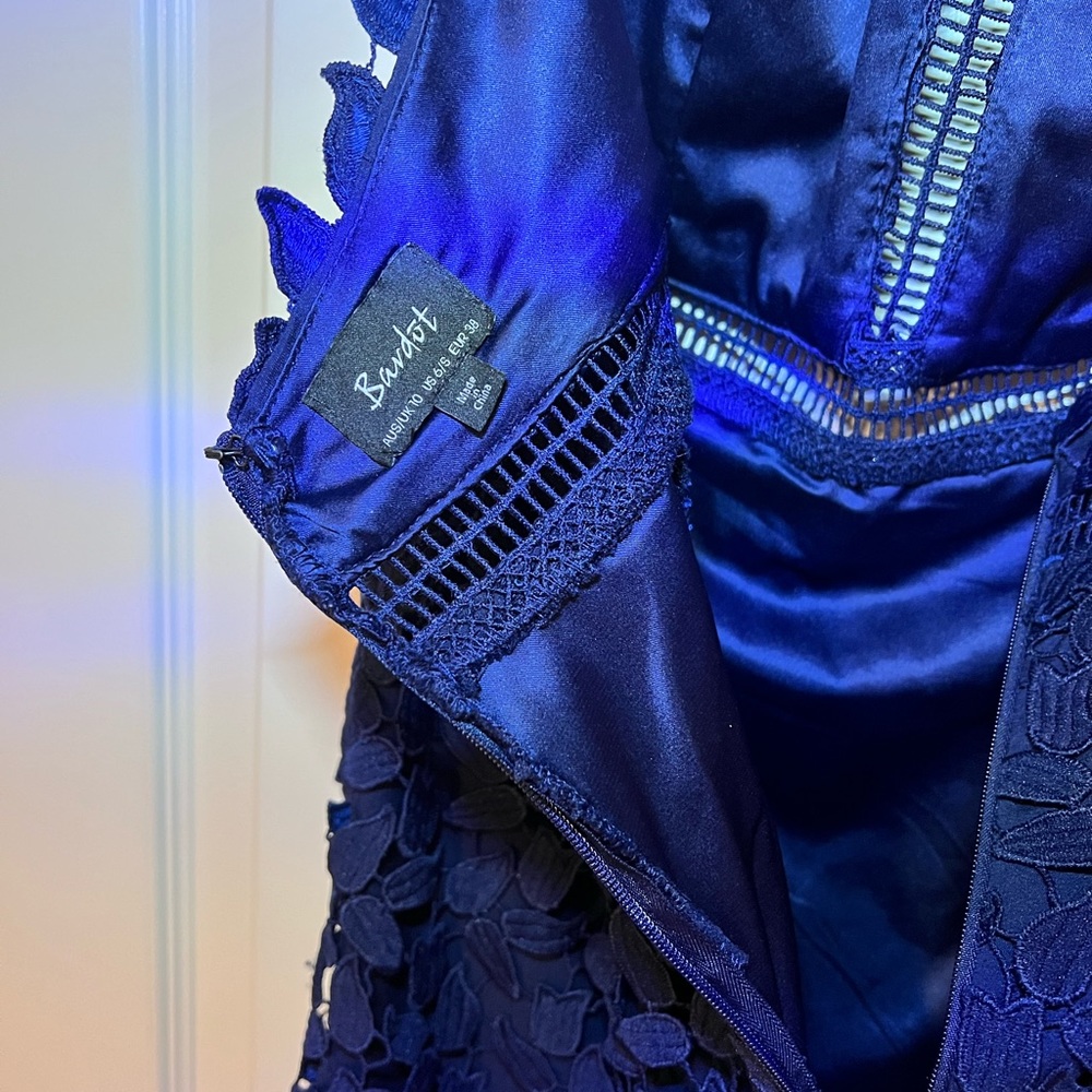 Bardot Gemma Navy Blue Lace Dress - Size 6 - Picture 7 of 9